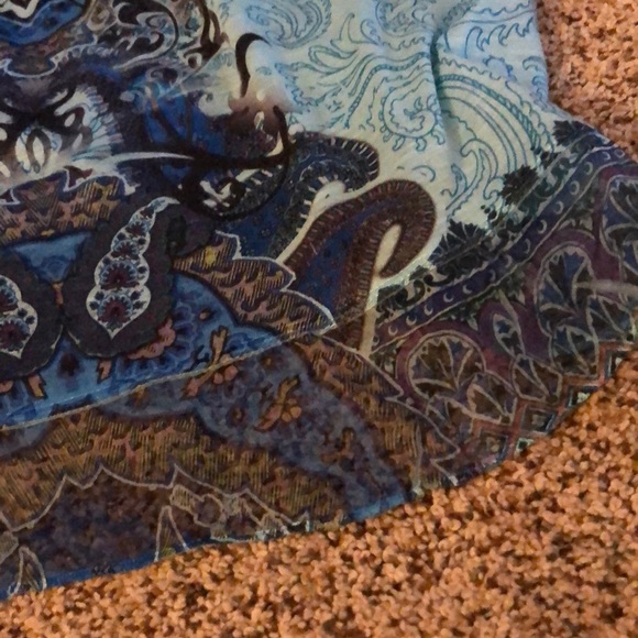 Screen printed top. - Picture 5 of 5